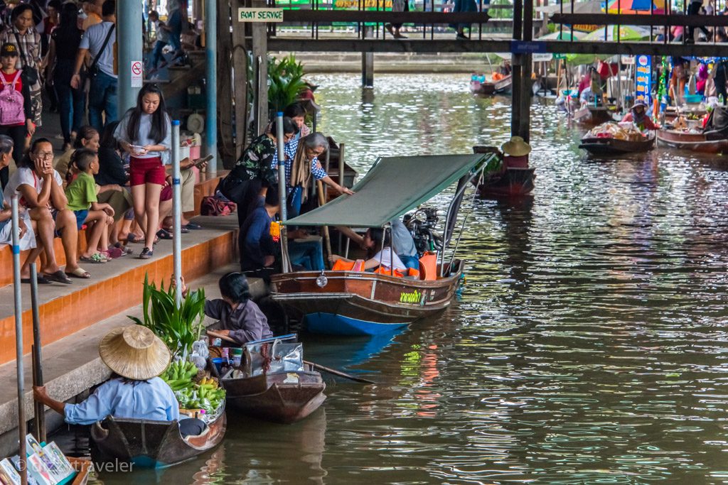 Damnoen Saduak Floating Market activities