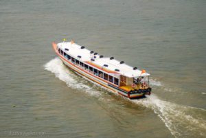 Read more about the article Sightseeing Along The Chao Phraya River by Boat in Bangkok