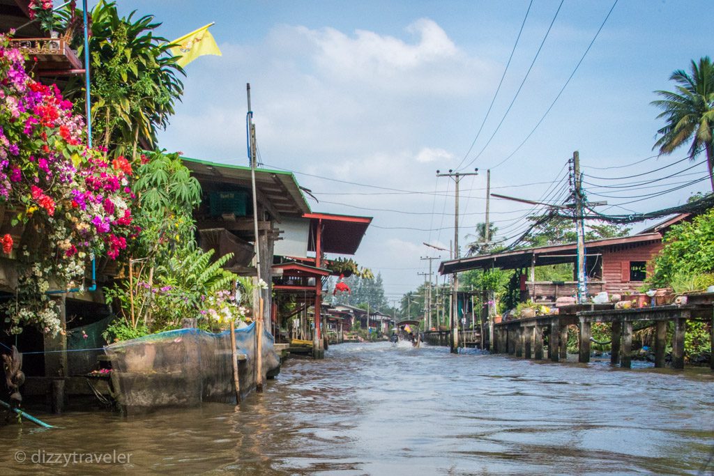 Damnoen Saduak Floating Market