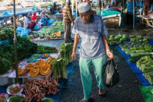 Read more about the article Early morning stroll – Tamu Kianggeh Morning Market, Brunei