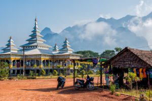 Read more about the article Pagoda and Cave hopping in Hpa-An, Myanmar