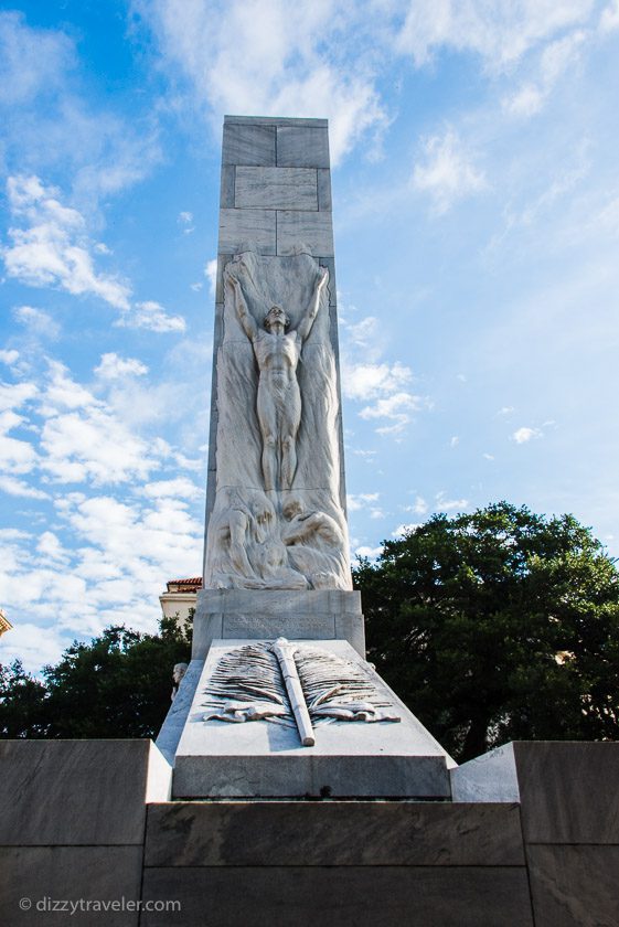 Monument at Alamo