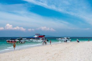 Read more about the article Phuket Travel Blog – Tips and Sightseeing Guide