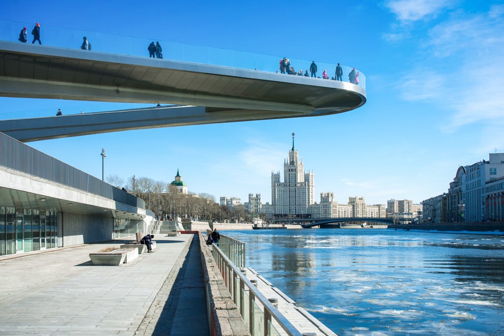 Floating pedestrian Bridge Zaryadye park