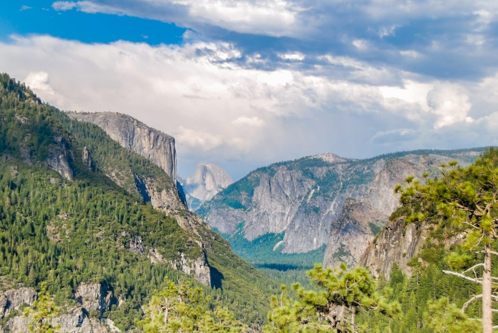 Tunnel View Lookout in Yosemite National Park