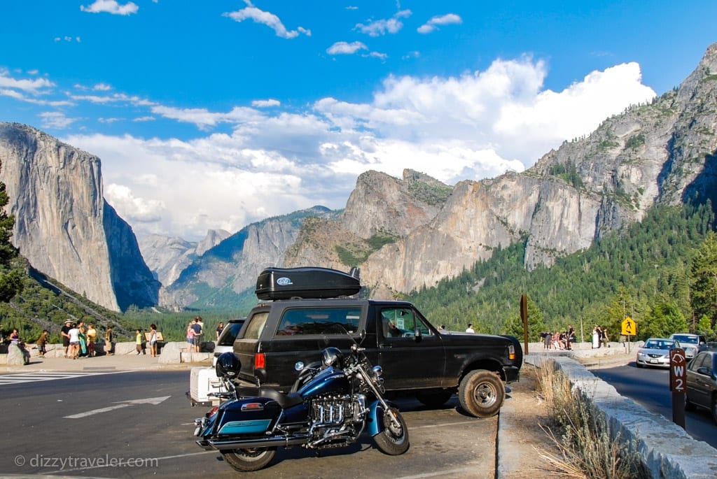 Tunnel View Lookout Parking