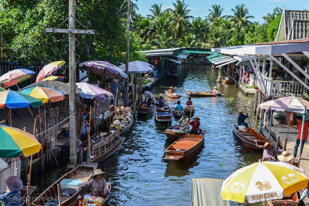 Damnoen Saduak Floating Market